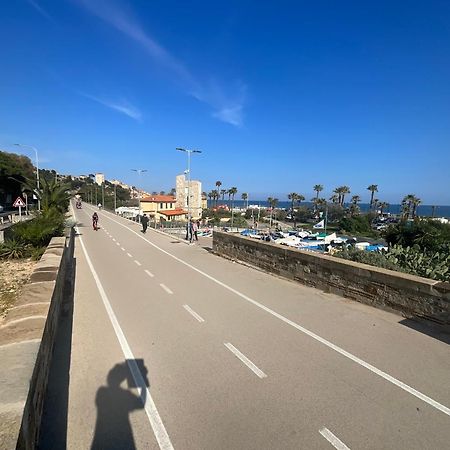 Studio Mer Piscine Cala Di Sole Imperia Italie Mono Locale Une Seule Piece Kültér fotó