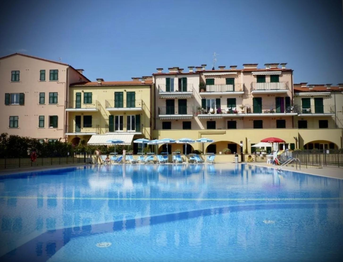 Studio Mer Piscine Cala Di Sole Imperia Italie Mono Locale Une Seule Piece Kültér fotó