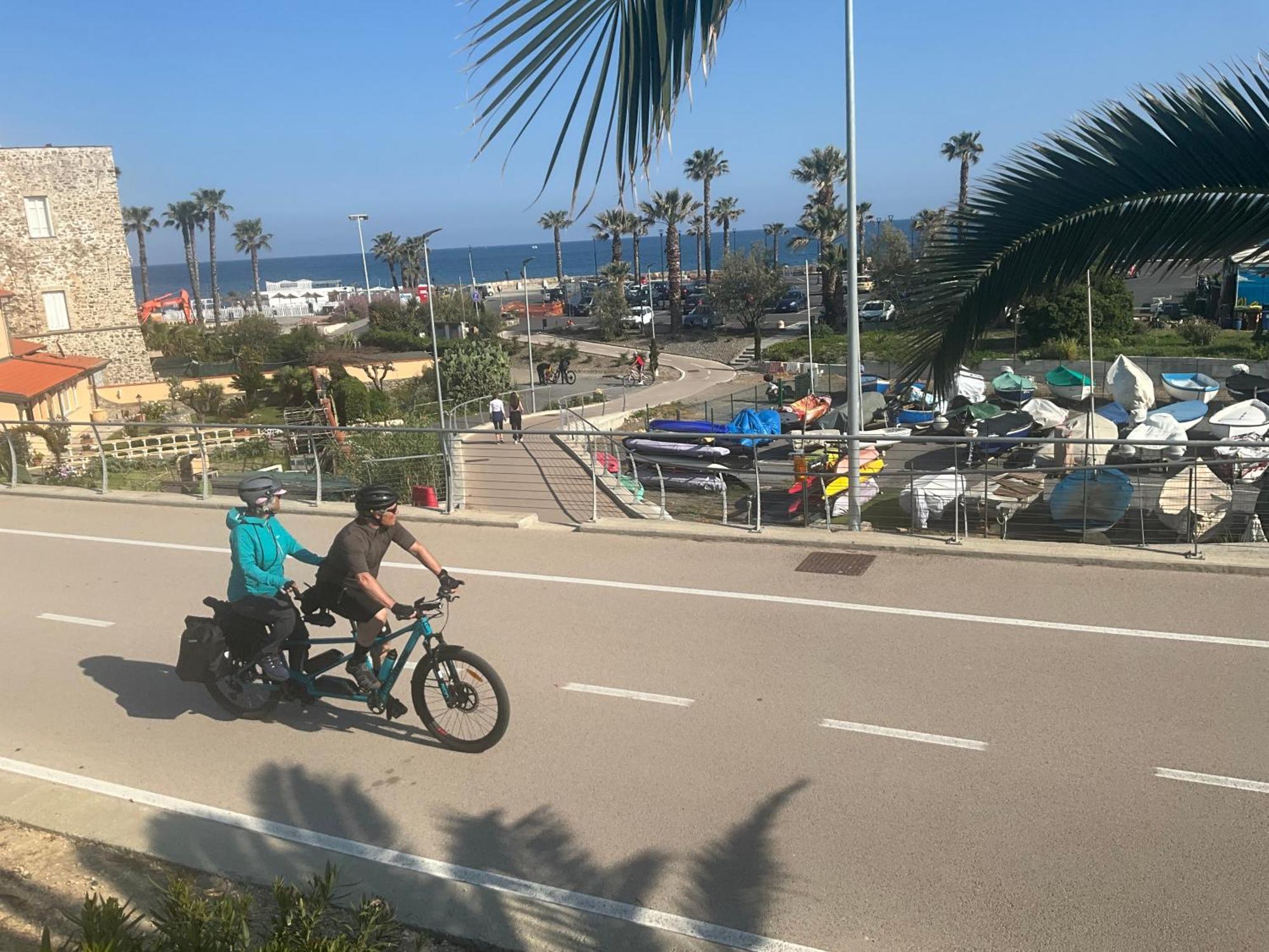 Studio Mer Piscine Cala Di Sole Imperia Italie Mono Locale Une Seule Piece Kültér fotó